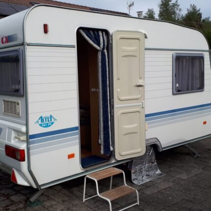 Caravane avec auvent — 2 couchages, Truma Mover SE R, éclairée en permanence 2000×1350, 5,27 m, PTAC 850 kg, occasion 2006