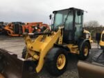 Caterpillar 907H Chargeuse compacte — Moteur 51 kW, godet 1 m³, 5,8 tonnes, vitesse 32 km/h, 2008 occasion – Image 2