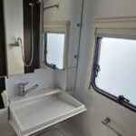 Adria Caravane avec auvent — 2022, 7,44 m, 4 couchages, PTAC 1 232/1 500 kg occasion – Image 7