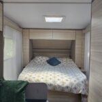 Adria Caravane avec auvent — 2022, 7,44 m, 4 couchages, PTAC 1 232/1 500 kg occasion – Image 9