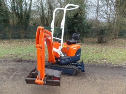 Kubota K008-Micro Minielle 800 kgmoteur neuf, batteerie neuve, 3 go dets, attaché raide, rails extensibles, 201occasion