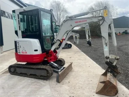 Takeuchi TB23R Mini pelle sur chenille — 2,5 t, 2018, 1 672 h occasion