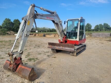 Takeuchi TB250 Mini pelle sur chenille — 5 t, 3 990 h, attache rapide occasion