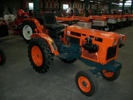 KUBOTA B7001 Micro tracteur diesel — 14 CV, 4WD, fraiseur sol 110 cm inclus, ultra-compact neuf