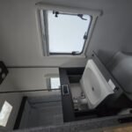 Dethleffs Beduin Caravane avec auvent — 2022, 7,68 m, 5 couchages, PTAC 2 000 kg occasion – Image 9