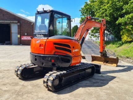 Kubota U48-4 Mini pelle 5 tonnes — attache rapide, système hydraulique BRH commande manuelle, chenilles extensibles 90%, révisée, 2011 occasion