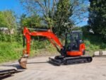 Kubota U48-4 Mini pelle 5 tonnes — attache rapide, système hydraulique BRH commande manuelle, chenilles extensibles 90%, révisée, 2011 occasion – Image 4
