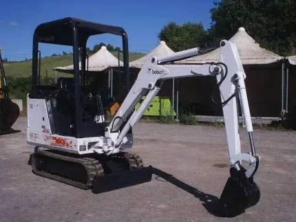 Bobcat 320 Mini pelle 1,5 tonne — bon état, 765 heures, prête à l'emploi, 1999 occasion