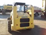 Komatsu SK1020-5 Turbo Chargeuse compacte — Moteur turbo 52,2 kW, godet 0,45 m³, 3 435 kg, 2007 occasion – Image 2